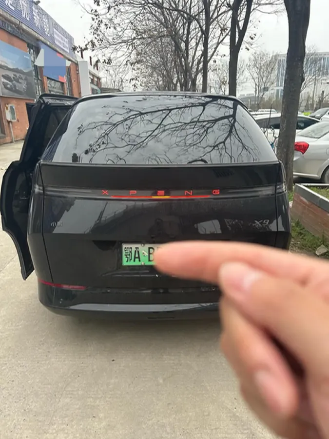 2025 Xpeng X9 BEV,autocango,china used car exporter,china ev exporter,chinese used car exporter,chinese used ev exporter