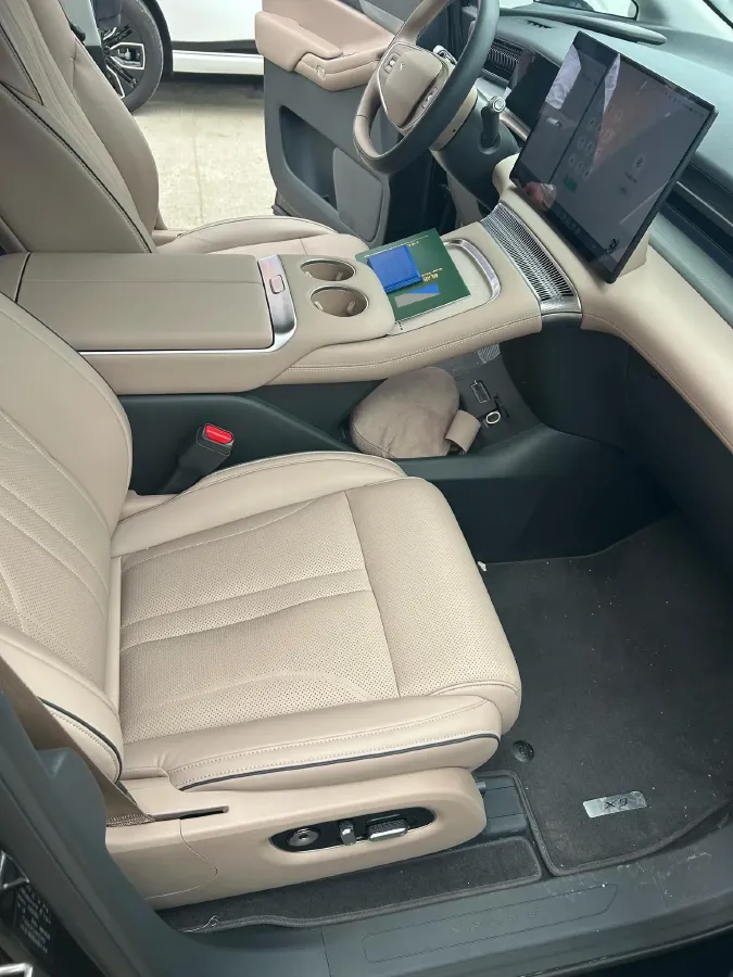 2025 Xpeng X9 BEV,autocango,china used car exporter,china ev exporter,chinese used car exporter,chinese used ev exporter