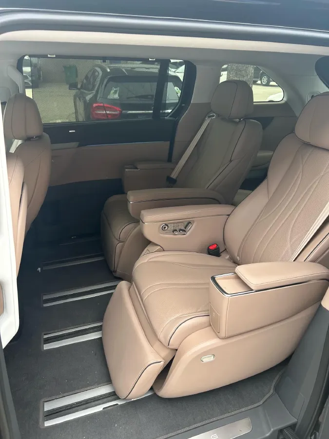 2025 Xpeng X9 BEV,autocango,china used car exporter,china ev exporter,chinese used car exporter,chinese used ev exporter