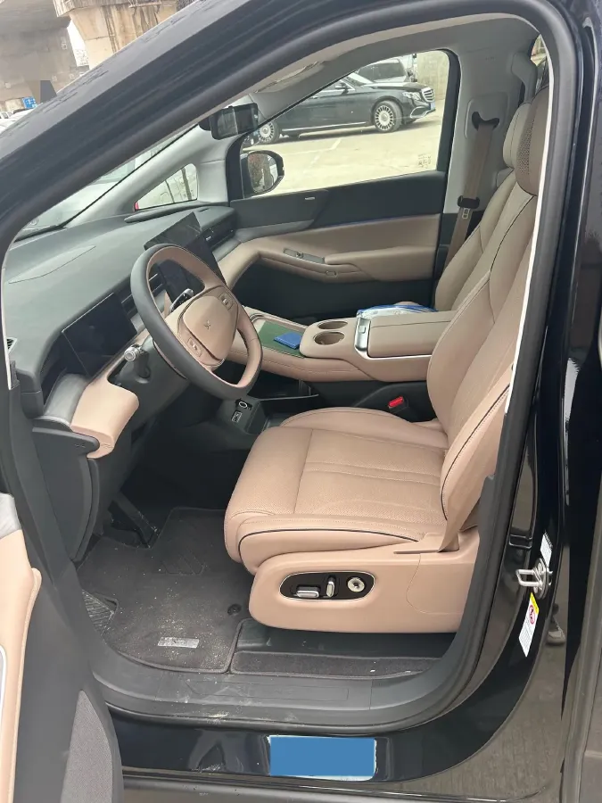 2025 Xpeng X9 BEV,autocango,china used car exporter,china ev exporter,chinese used car exporter,chinese used ev exporter