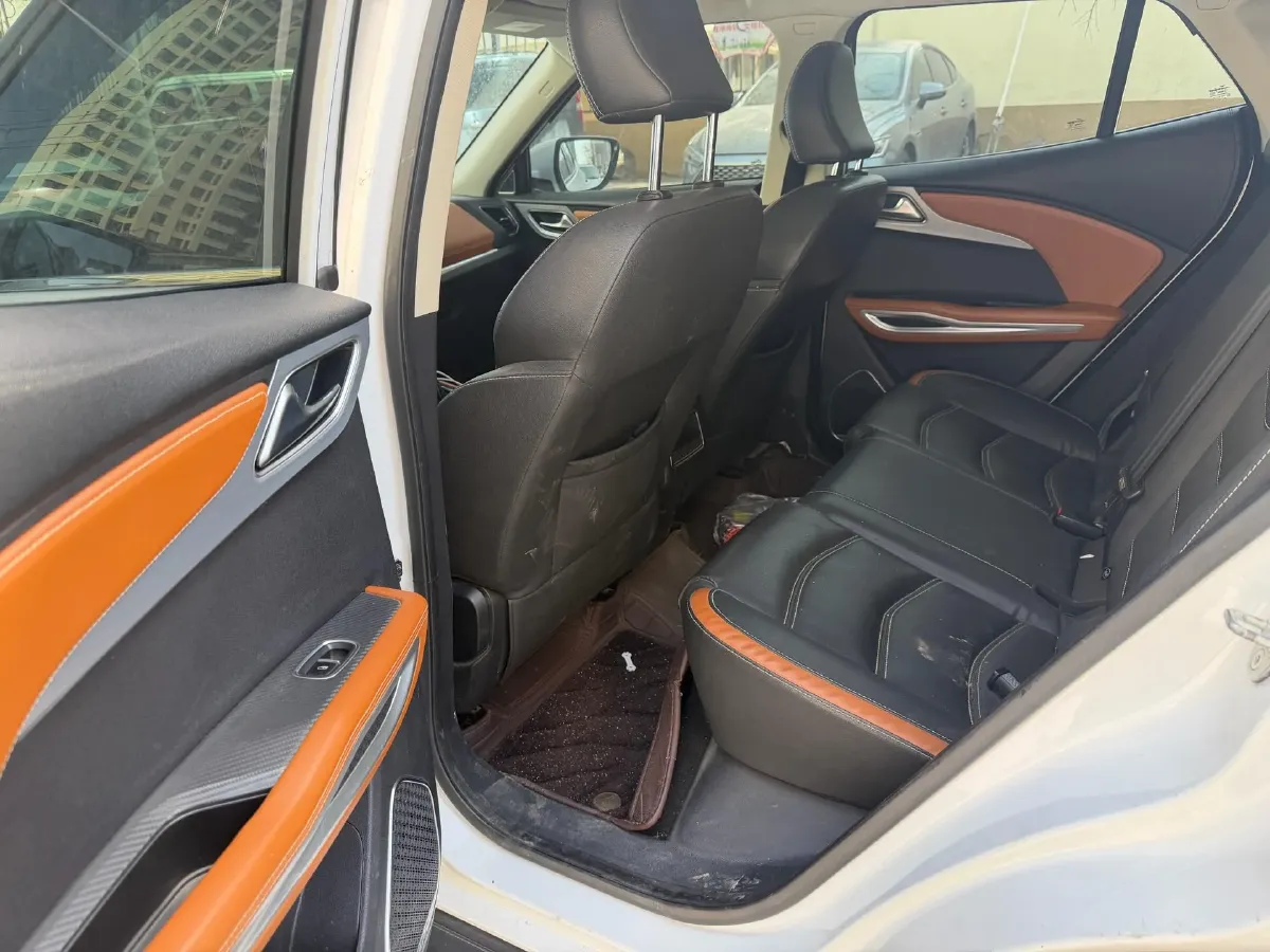 2017 Zotye T300 1.5L 112HP L4 5MT,autocango,china used car exporter,china ev exporter,chinese used car exporter,chinese used ev exporter