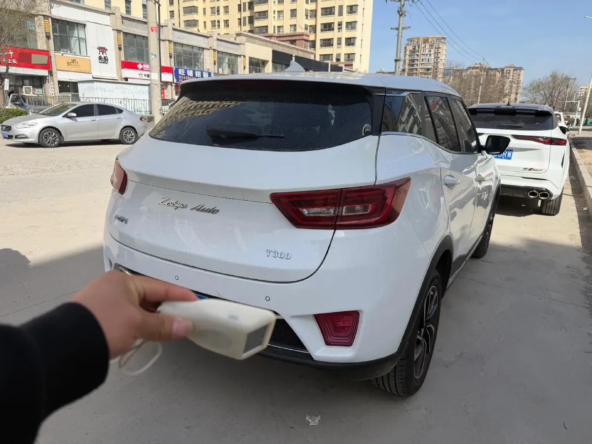 2017 Zotye T300 1.5L 112HP L4 5MT,autocango,china used car exporter,china ev exporter,chinese used car exporter,chinese used ev exporter