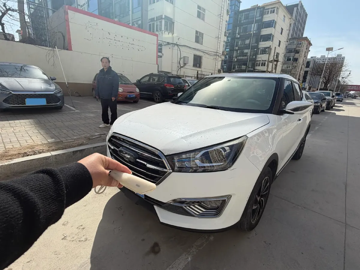 2017 Zotye T300 1.5L 112HP L4 5MT,autocango,china used car exporter,china ev exporter,chinese used car exporter,chinese used ev exporter