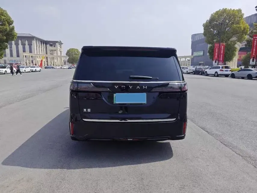 2024 Voyah Dream 1.5T 150HP L4 PHEV 43KWH,autocango,china used car exporter,china ev exporter,chinese used car exporter,chinese used ev exporter