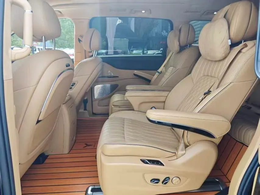 2024 Voyah Dream 1.5T 150HP L4 PHEV 43KWH,autocango,china used car exporter,china ev exporter,chinese used car exporter,chinese used ev exporter