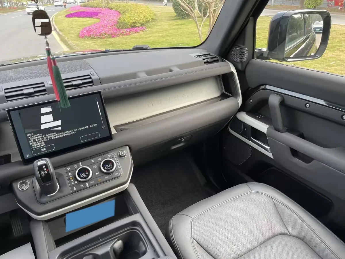 2024 Land Rover Defender 3.0T 400HP L6 8AT,autocango,china used car exporter,china ev exporter,chinese used car exporter,chinese used ev exporter