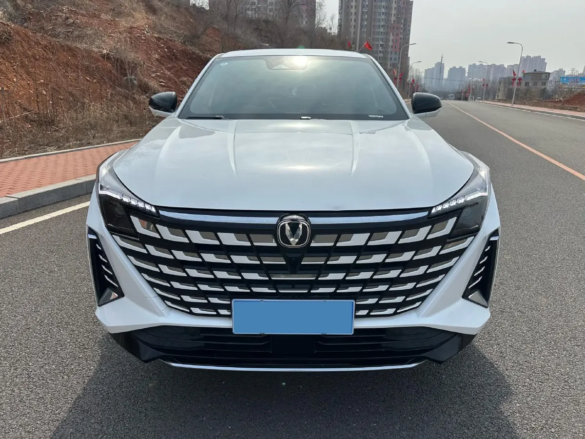 2025 ChangAn UNI-Z 1.5T 188HP L4 7DCT,autocango,china used car exporter,china ev exporter,chinese used car exporter,chinese used ev exporter