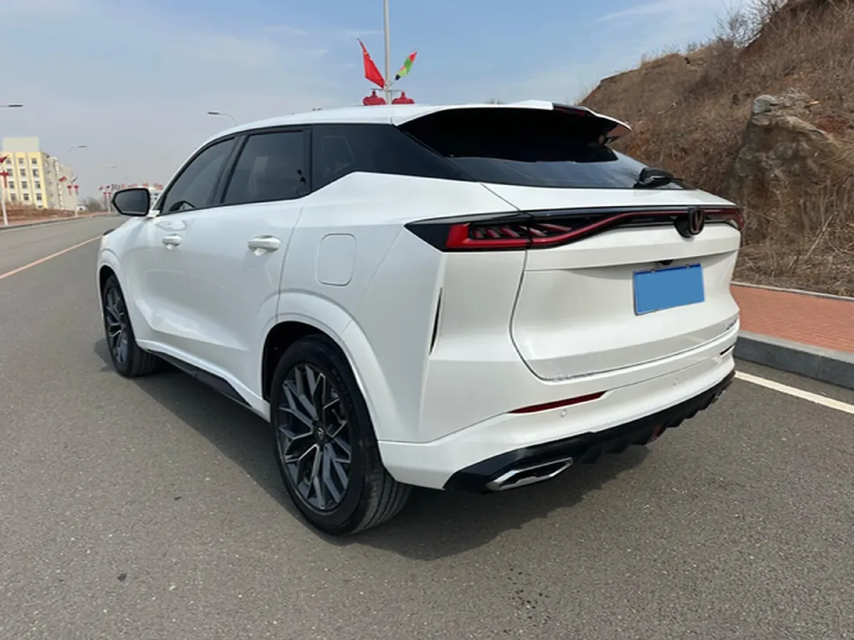 2025 ChangAn UNI-Z 1.5T 188HP L4 7DCT,autocango,china used car exporter,china ev exporter,chinese used car exporter,chinese used ev exporter