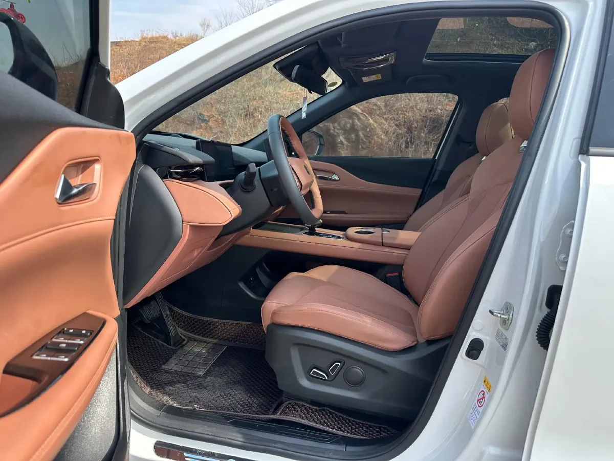 2025 ChangAn UNI-Z 1.5T 188HP L4 7DCT,autocango,china used car exporter,china ev exporter,chinese used car exporter,chinese used ev exporter