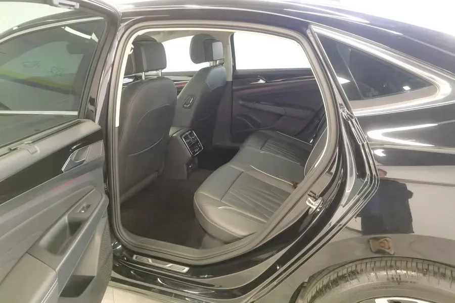 2022 Xpeng P7 BEV 60.2KWH,autocango,china used car exporter,china ev exporter,chinese used car exporter,chinese used ev exporter