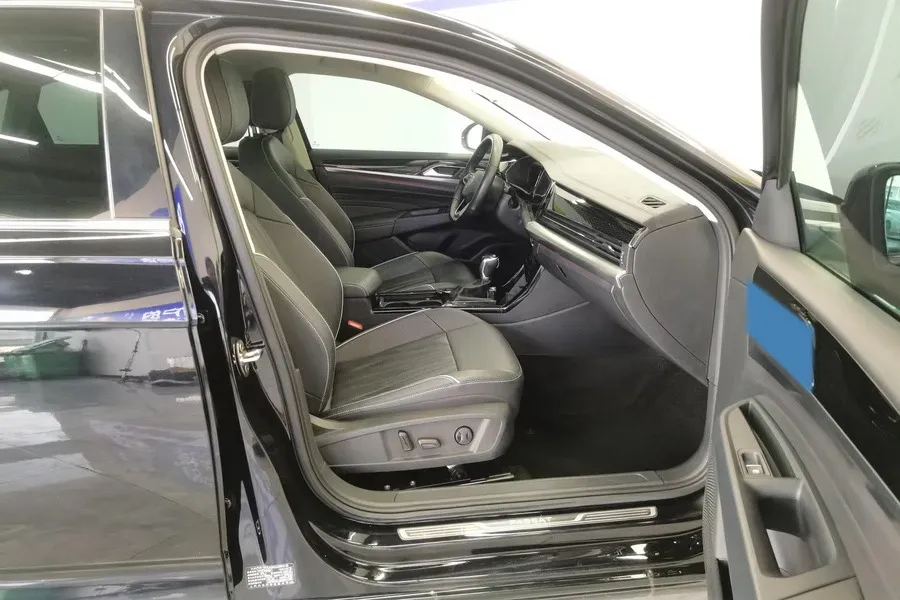 2022 Xpeng P7 BEV 60.2KWH,autocango,china used car exporter,china ev exporter,chinese used car exporter,chinese used ev exporter