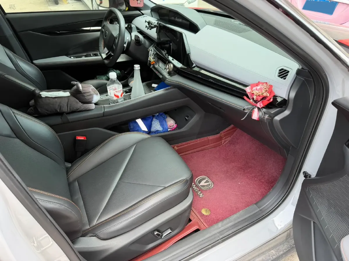 2023 ChangAn UNI-V 1.5T 188HP L4 7DCT,autocango,china used car exporter,china ev exporter,chinese used car exporter,chinese used ev exporter