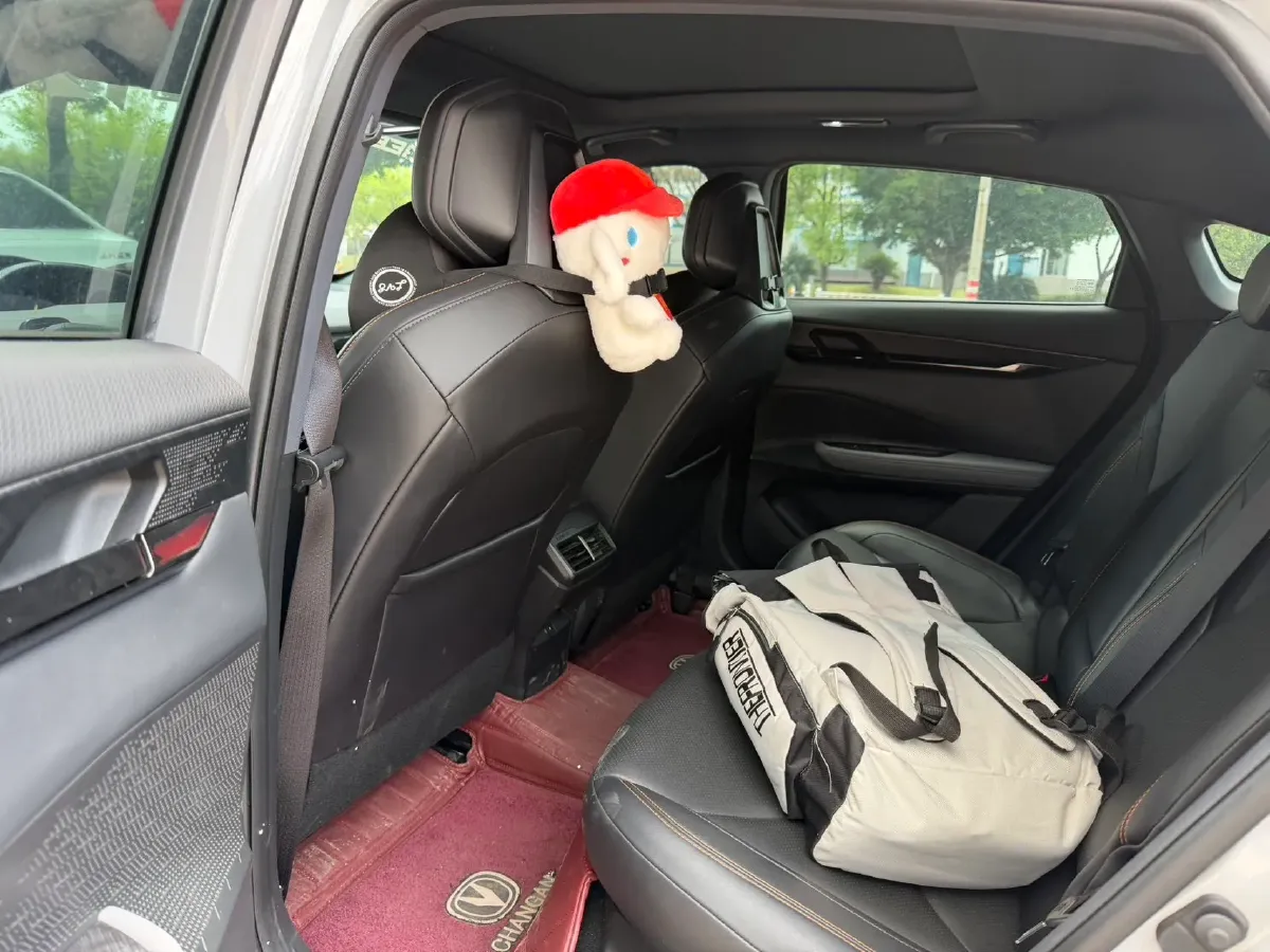 2023 ChangAn UNI-V 1.5T 188HP L4 7DCT,autocango,china used car exporter,china ev exporter,chinese used car exporter,chinese used ev exporter