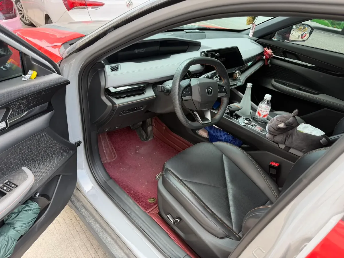 2023 ChangAn UNI-V 1.5T 188HP L4 7DCT,autocango,china used car exporter,china ev exporter,chinese used car exporter,chinese used ev exporter