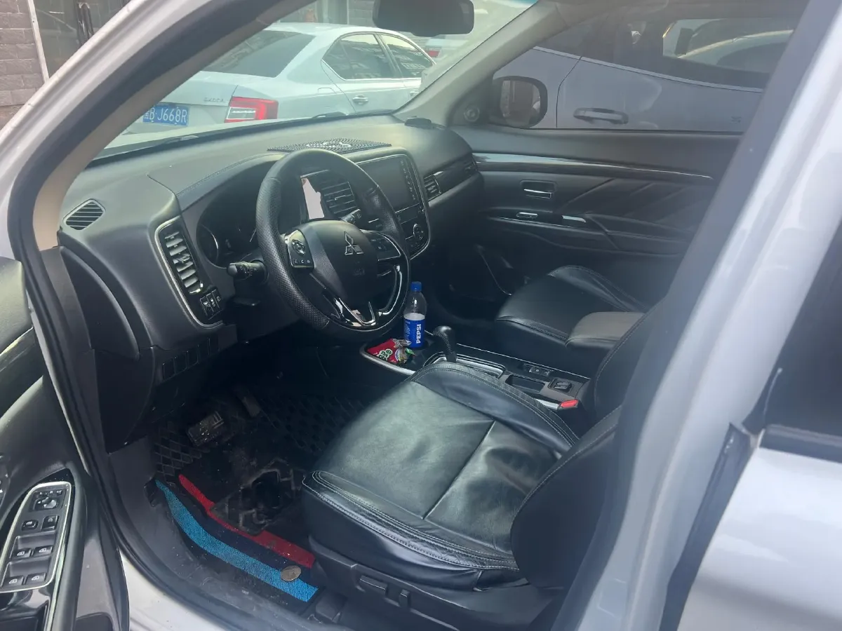 2019 Mitsubishi Outlander 2.0L 166HP L4 CVT,autocango,china used car exporter,china ev exporter,chinese used car exporter,chinese used ev exporter