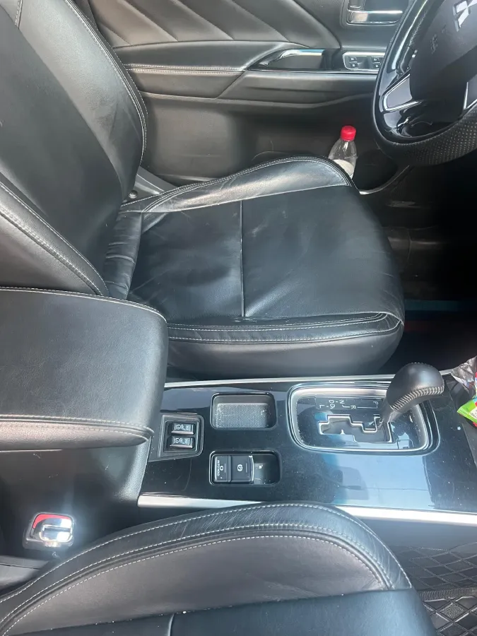 2019 Mitsubishi Outlander 2.0L 166HP L4 CVT,autocango,china used car exporter,china ev exporter,chinese used car exporter,chinese used ev exporter