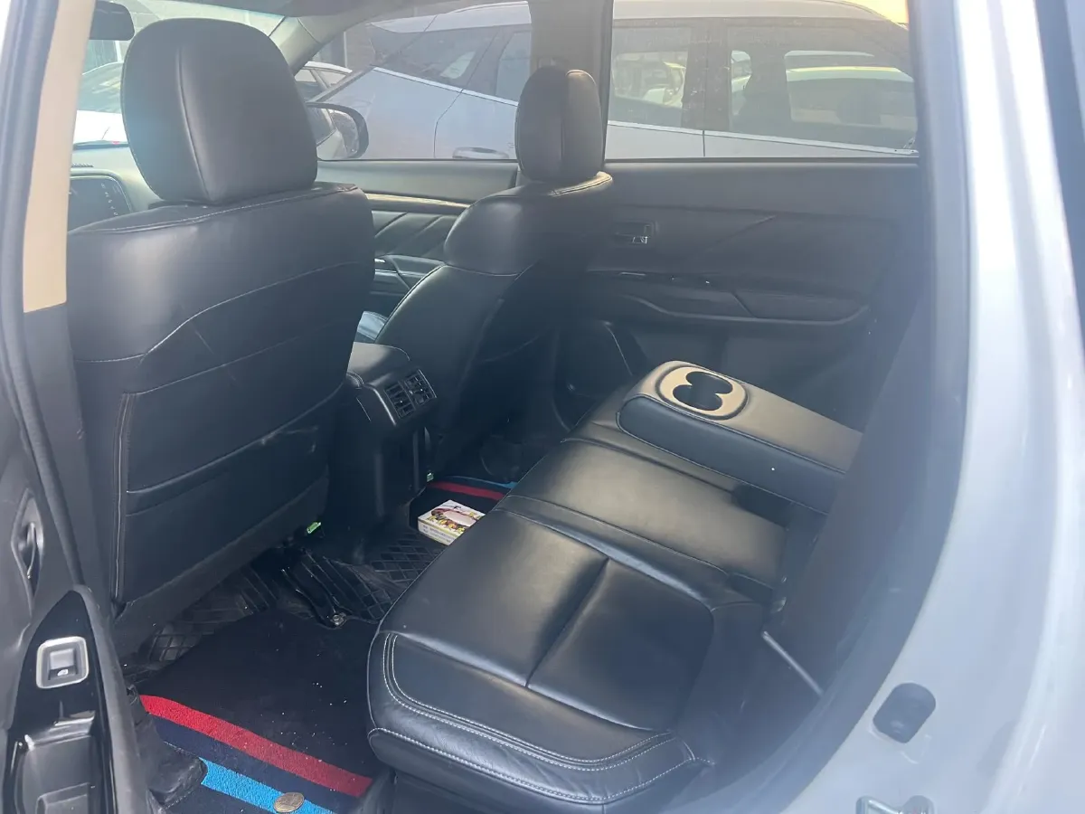 2019 Mitsubishi Outlander 2.0L 166HP L4 CVT,autocango,china used car exporter,china ev exporter,chinese used car exporter,chinese used ev exporter