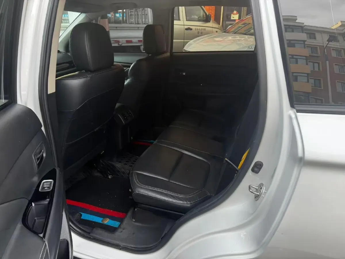 2019 Mitsubishi Outlander 2.0L 166HP L4 CVT,autocango,china used car exporter,china ev exporter,chinese used car exporter,chinese used ev exporter