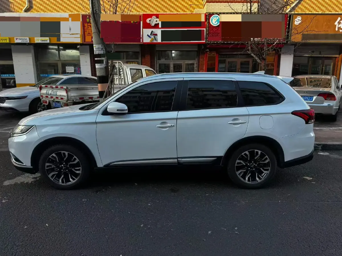2019 Mitsubishi Outlander 2.0L 166HP L4 CVT,autocango,china used car exporter,china ev exporter,chinese used car exporter,chinese used ev exporter