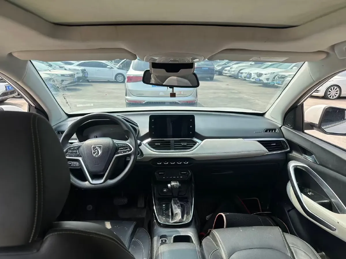 2019 BaoJun 530 1.5T 151HP L4 CVT,autocango,china used car exporter,china ev exporter,chinese used car exporter,chinese used ev exporter