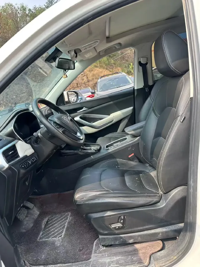 2019 BaoJun 530 1.5T 151HP L4 CVT,autocango,china used car exporter,china ev exporter,chinese used car exporter,chinese used ev exporter