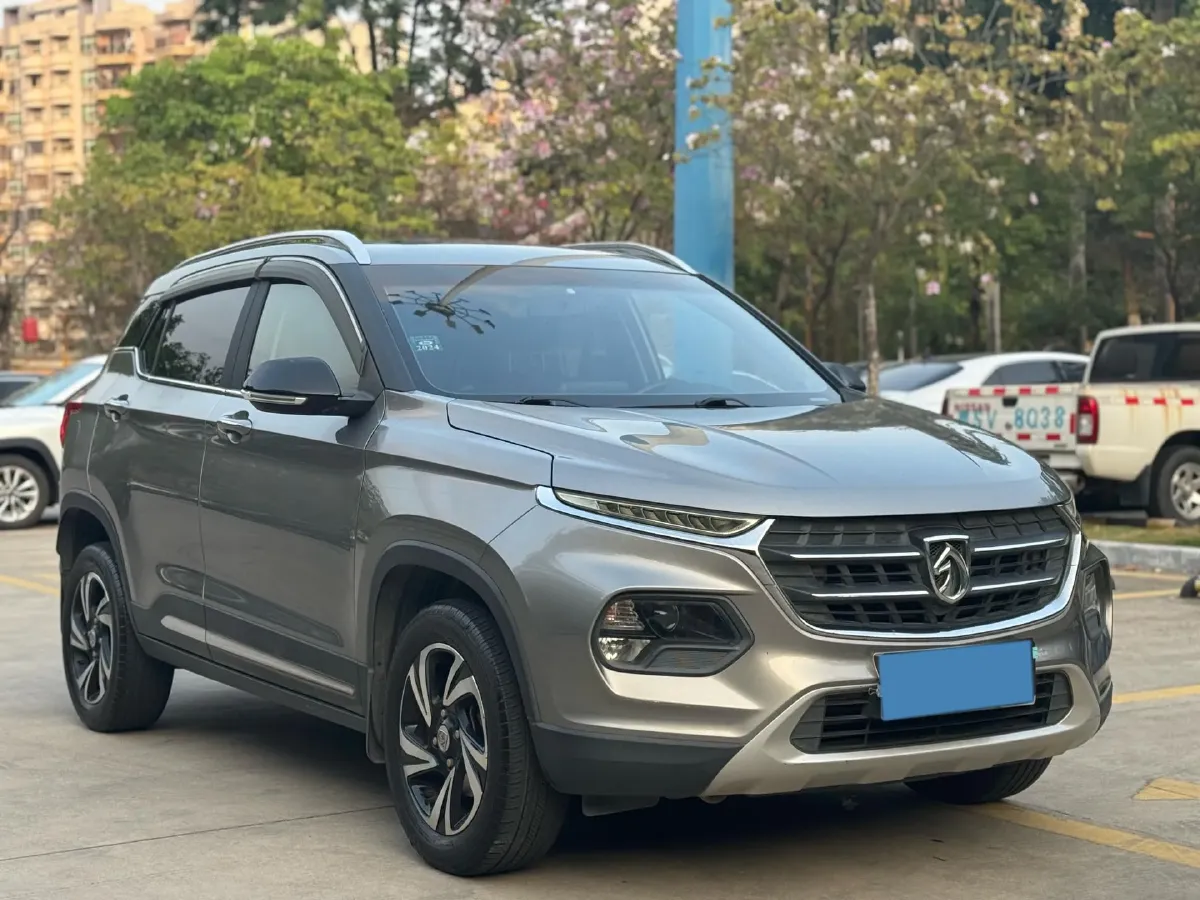 2017 HaiMa S5 Young Edition 1.6L 122HP L4 5MT,autocango,china used car exporter,china ev exporter,chinese used car exporter,chinese used ev exporter