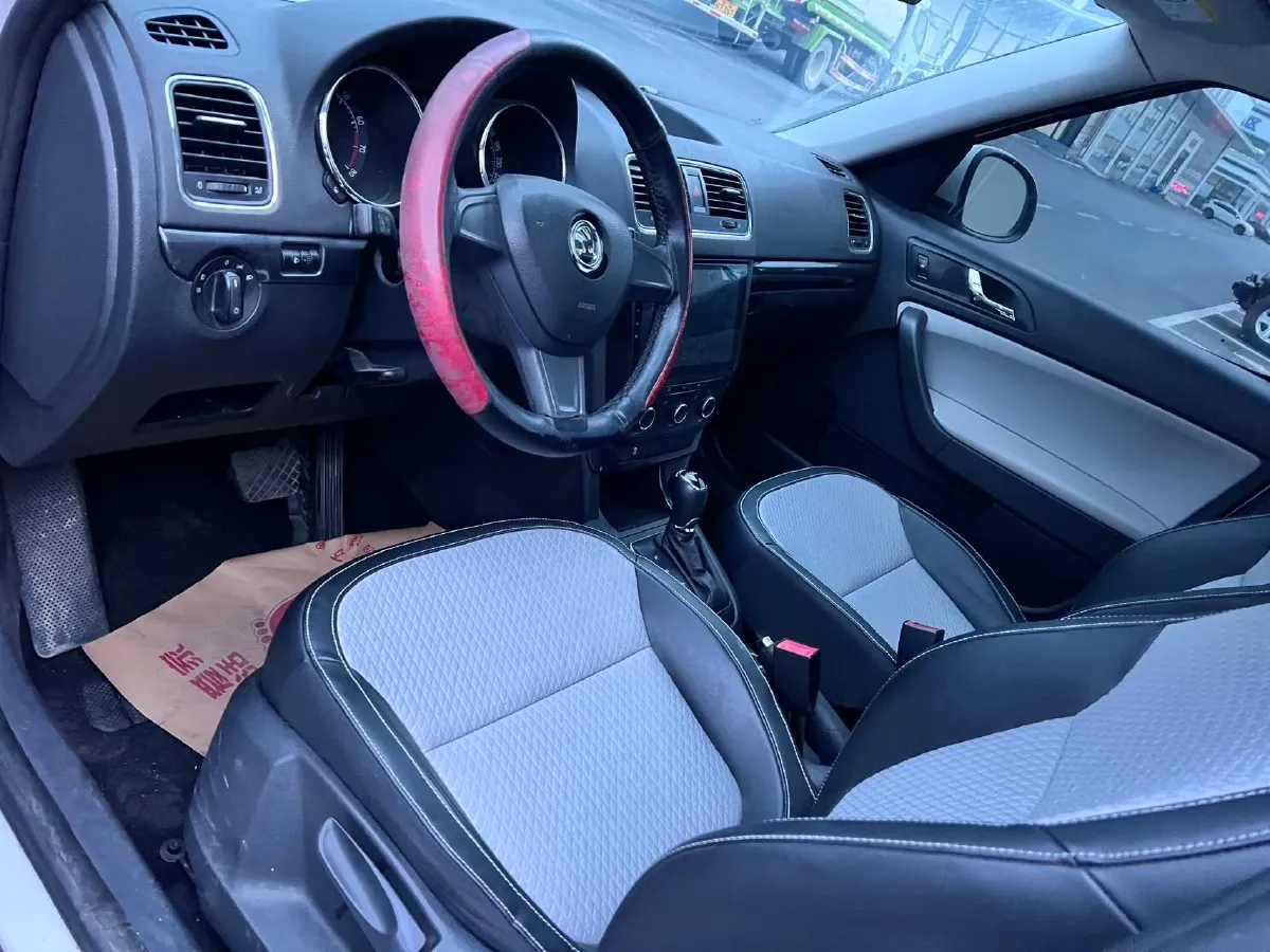 2016 Skoda Yeti 1.4T 150HP L4 7DCT,autocango,china used car exporter,china ev exporter,chinese used car exporter,chinese used ev exporter