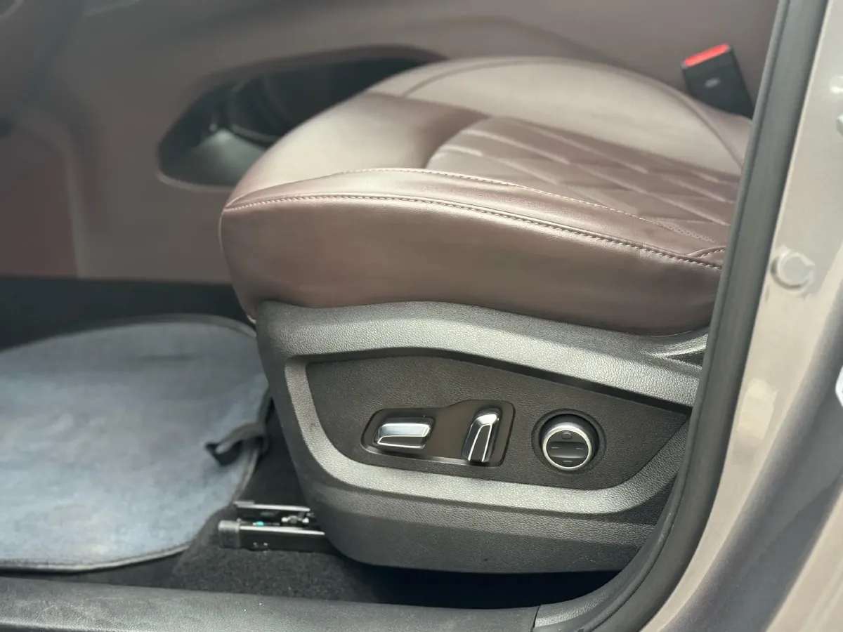 2025 Chery Tiggo 8 PRO 1.6T 197HP L4 7DCT,autocango,china used car exporter,china ev exporter,chinese used car exporter,chinese used ev exporter