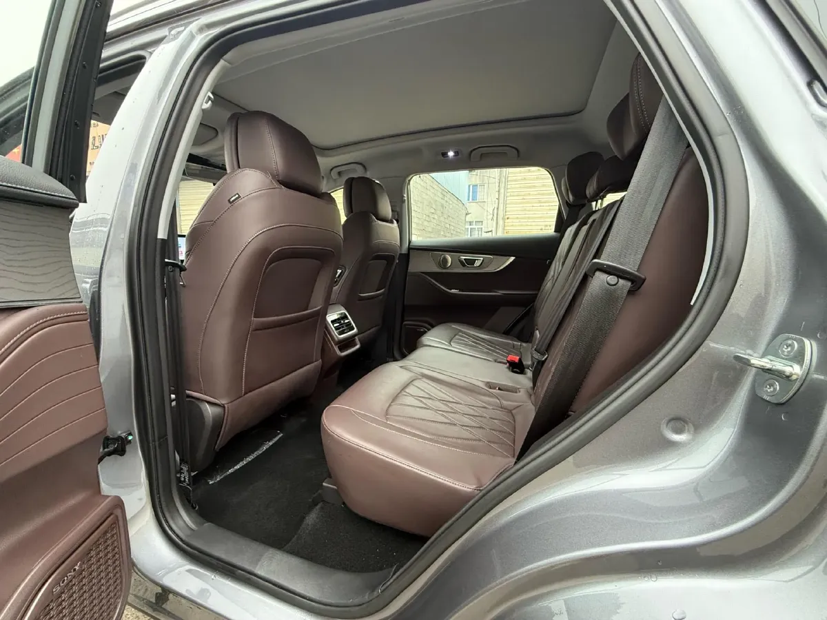 2025 Chery Tiggo 8 PRO 1.6T 197HP L4 7DCT,autocango,china used car exporter,china ev exporter,chinese used car exporter,chinese used ev exporter