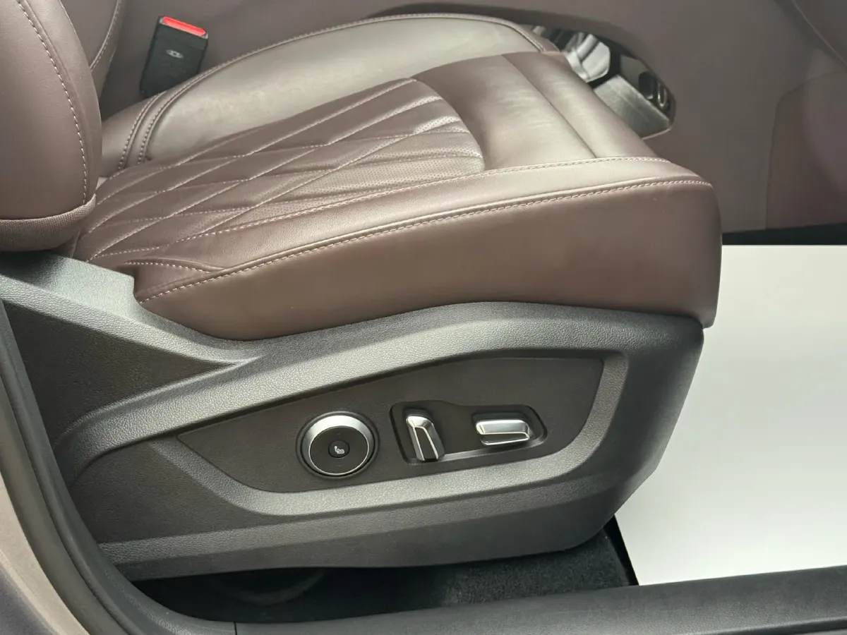 2025 Chery Tiggo 8 PRO 1.6T 197HP L4 7DCT,autocango,china used car exporter,china ev exporter,chinese used car exporter,chinese used ev exporter