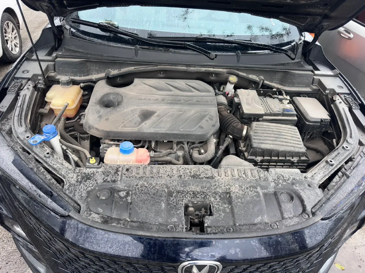 2022 ChangAn UNI-T 1.5T 188HP L4 7DCT,autocango,china used car exporter,china ev exporter,chinese used car exporter,chinese used ev exporter