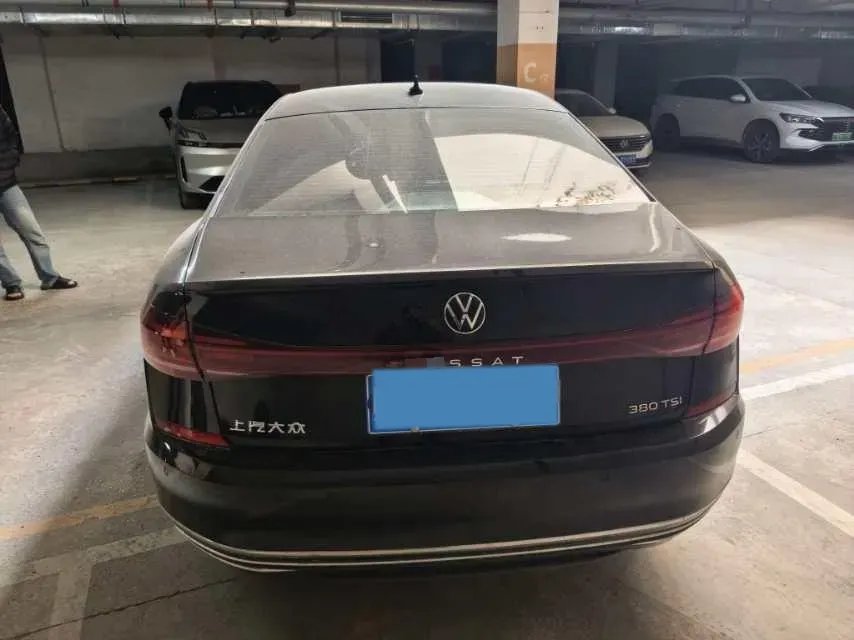 2024 Volkswagen Passat 2.0T 220HP L4 7DCT,autocango,china used car exporter,china ev exporter,chinese used car exporter,chinese used ev exporter