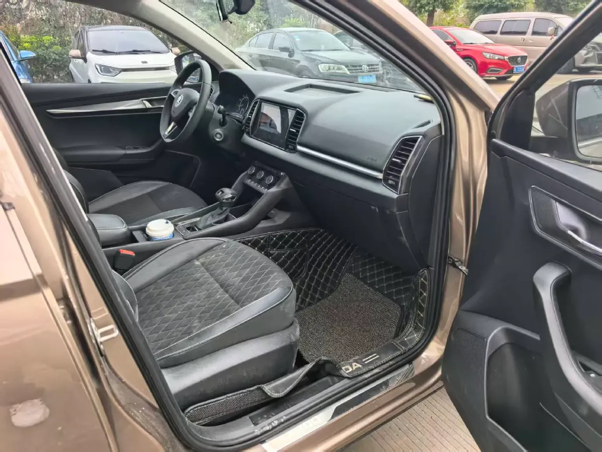 2021 Skoda Karoq 1.4T 150HP L4 7DCT,autocango,china used car exporter,china ev exporter,chinese used car exporter,chinese used ev exporter