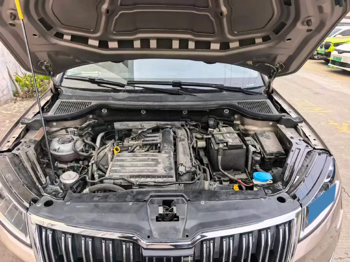 2021 Skoda Karoq 1.4T 150HP L4 7DCT,autocango,china used car exporter,china ev exporter,chinese used car exporter,chinese used ev exporter