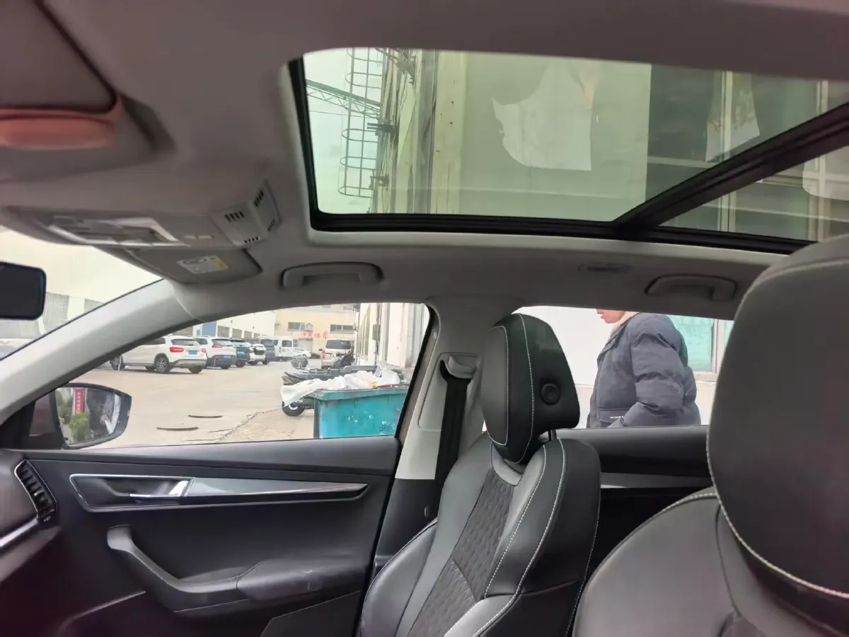 2021 Skoda Karoq 1.4T 150HP L4 7DCT,autocango,china used car exporter,china ev exporter,chinese used car exporter,chinese used ev exporter