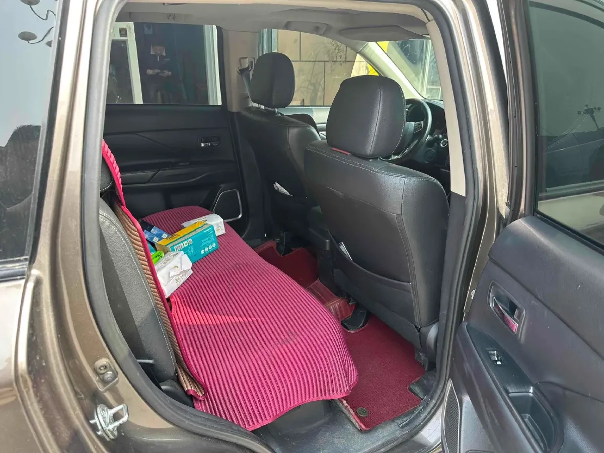 2018 Mitsubishi Outlander 2.0L 166HP L4 CVT,autocango,china used car exporter,china ev exporter,chinese used car exporter,chinese used ev exporter