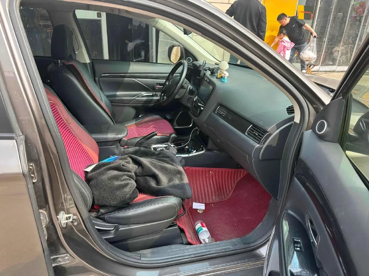 2018 Mitsubishi Outlander 2.0L 166HP L4 CVT,autocango,china used car exporter,china ev exporter,chinese used car exporter,chinese used ev exporter