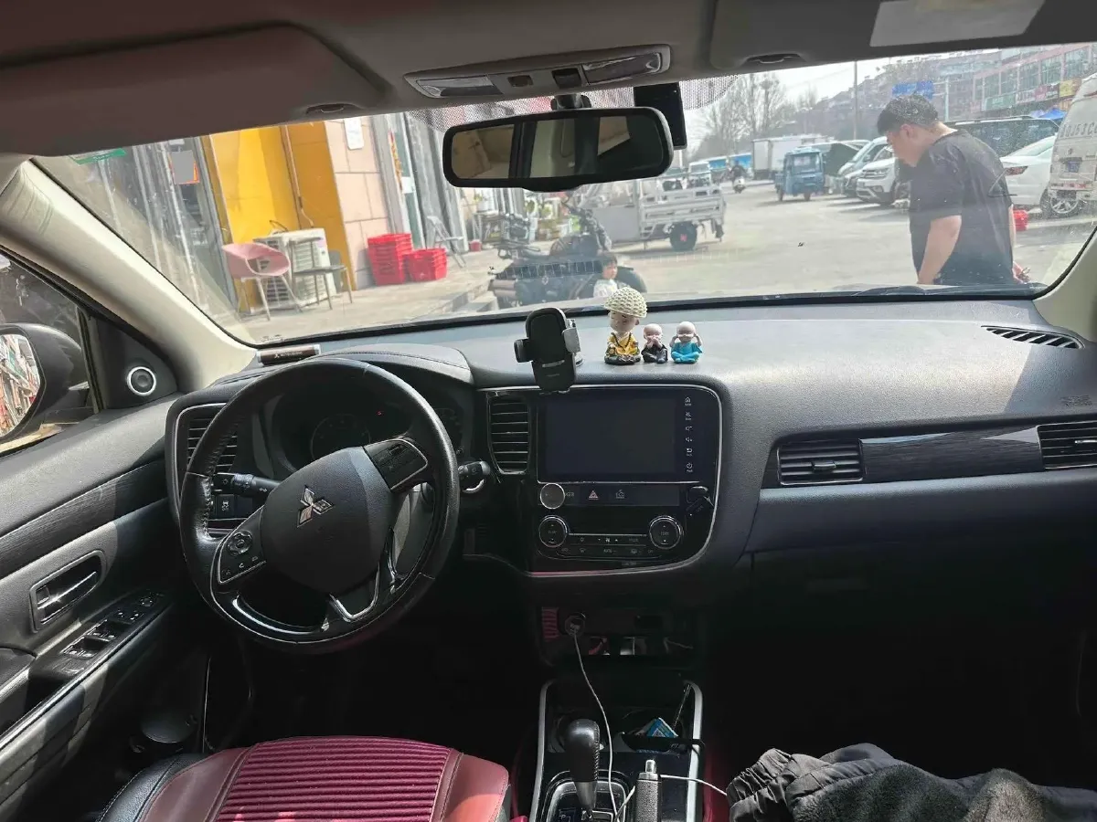 2018 Mitsubishi Outlander 2.0L 166HP L4 CVT,autocango,china used car exporter,china ev exporter,chinese used car exporter,chinese used ev exporter