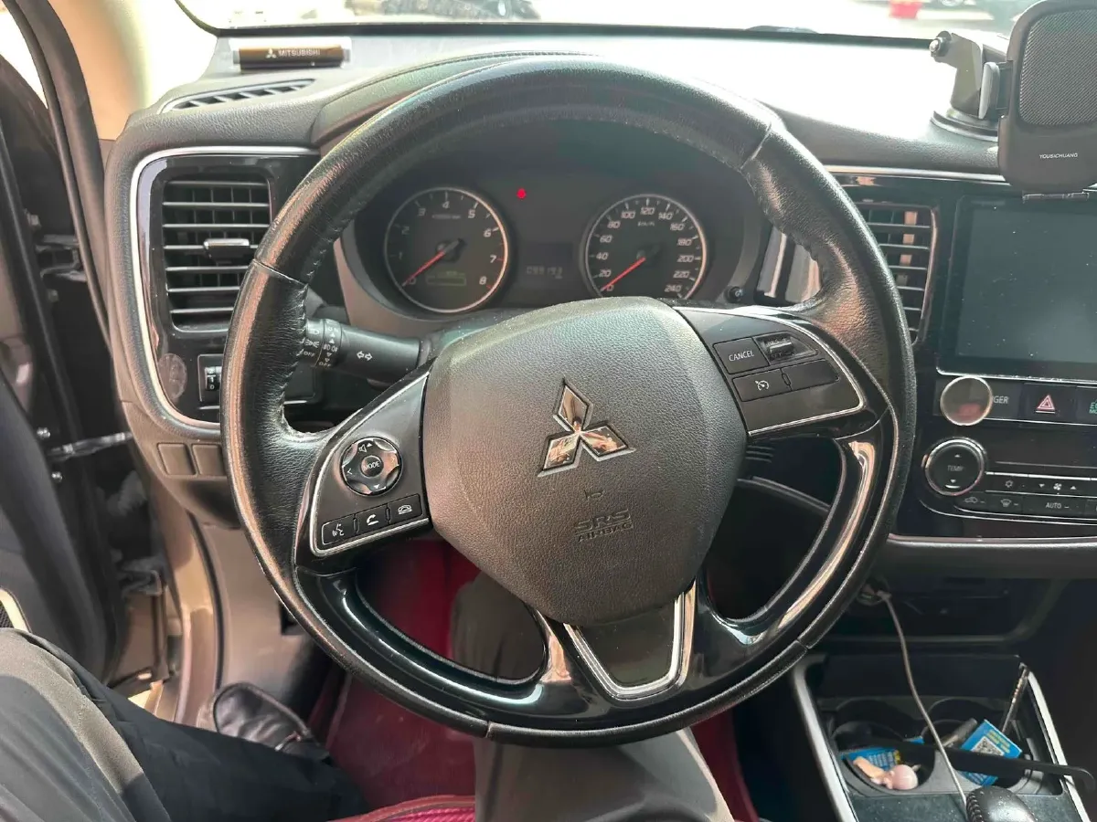 2018 Mitsubishi Outlander 2.0L 166HP L4 CVT,autocango,china used car exporter,china ev exporter,chinese used car exporter,chinese used ev exporter