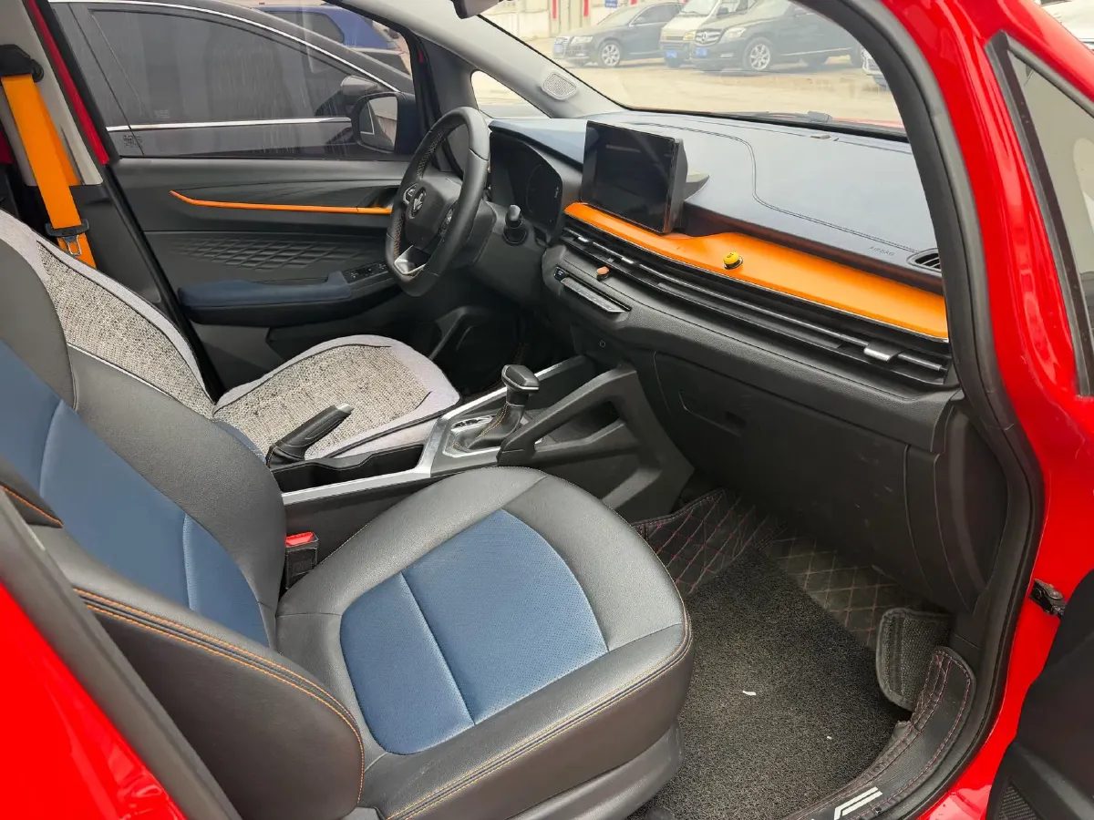 2022 Livan X3 PRO 1.5L 113HP L4 CVT,autocango,china used car exporter,china ev exporter,chinese used car exporter,chinese used ev exporter