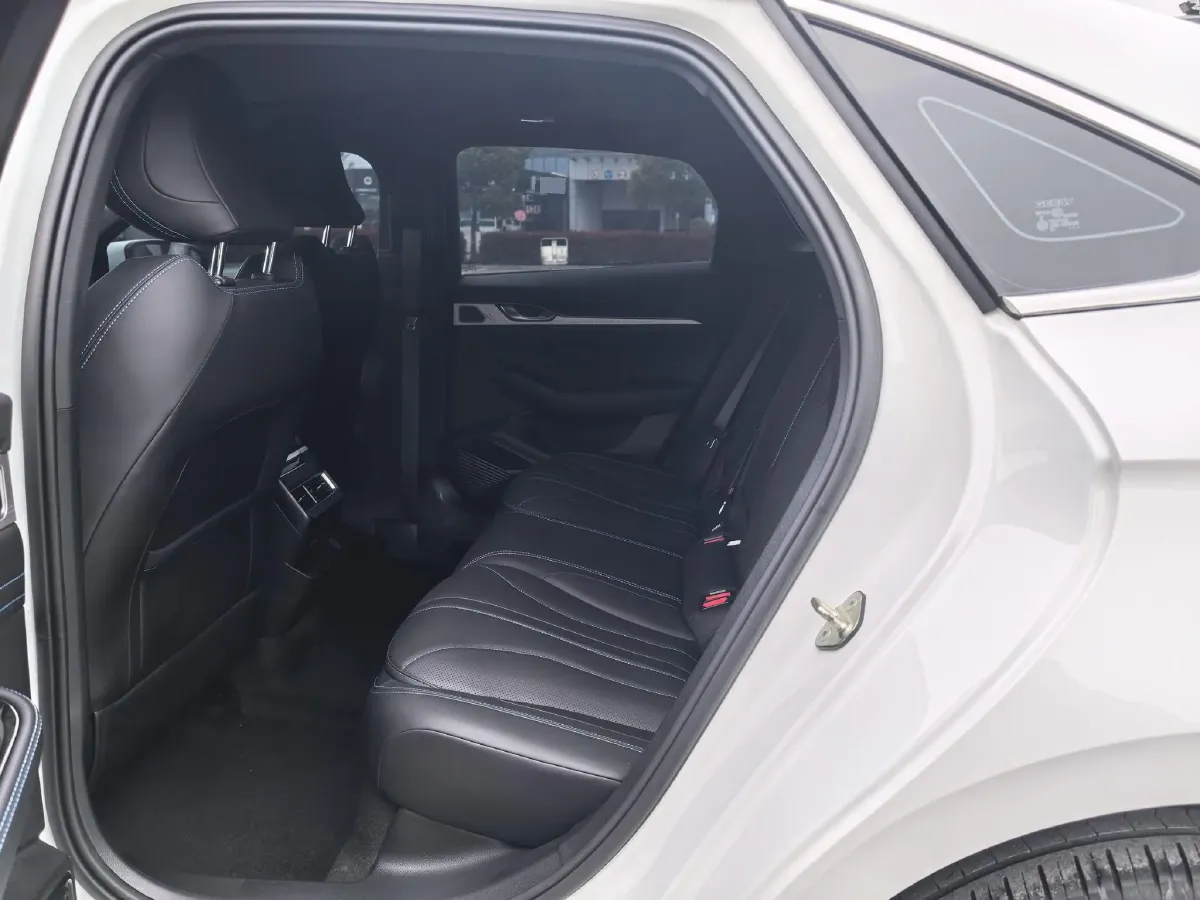 2025 Geely Preface 1.5T 181HP L4 7DCT,autocango,china used car exporter,china ev exporter,chinese used car exporter,chinese used ev exporter