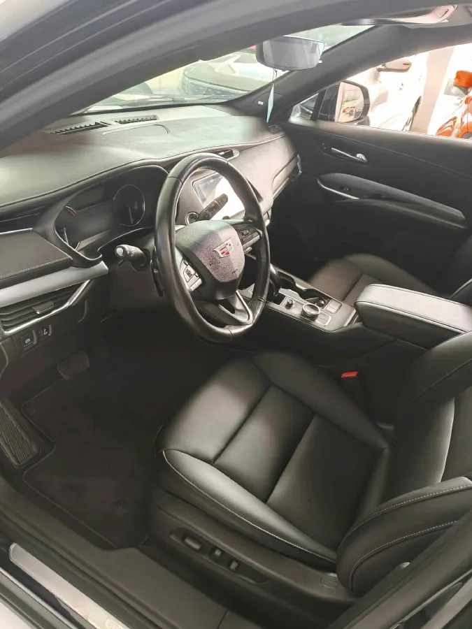 2020 Cadillac XT4 2.0T 241HP L4 9AT,autocango,china used car exporter,china ev exporter,chinese used car exporter,chinese used ev exporter