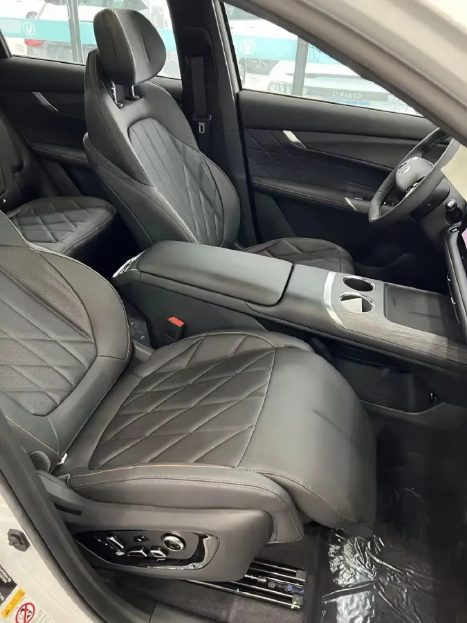 2025 ChangAn CS75 Plus 1.5T 192HP L4 8AT,autocango,china used car exporter,china ev exporter,chinese used car exporter,chinese used ev exporter