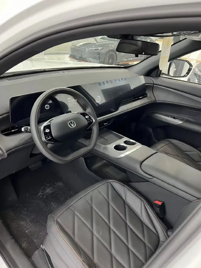 2025 ChangAn CS75 Plus 1.5T 192HP L4 8AT,autocango,china used car exporter,china ev exporter,chinese used car exporter,chinese used ev exporter