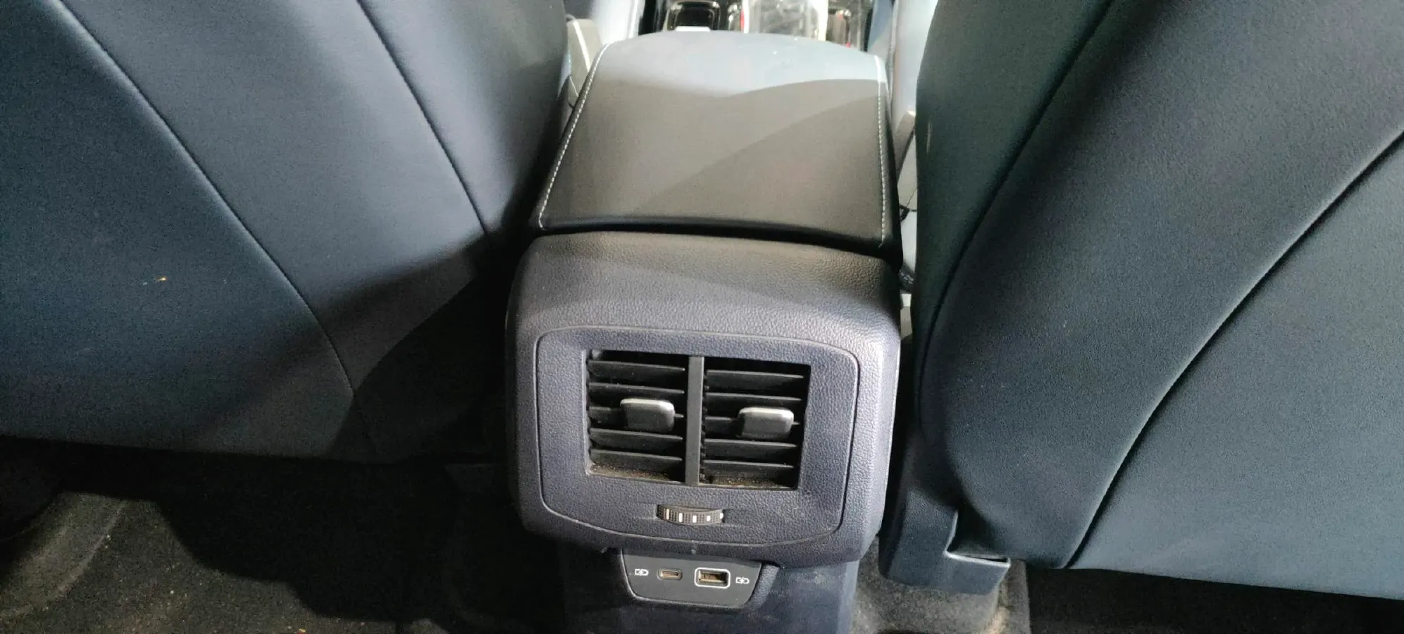 2025 Volkswagen Tharu 1.5T 160HP L4 7DCT,autocango,china used car exporter,china ev exporter,chinese used car exporter,chinese used ev exporter