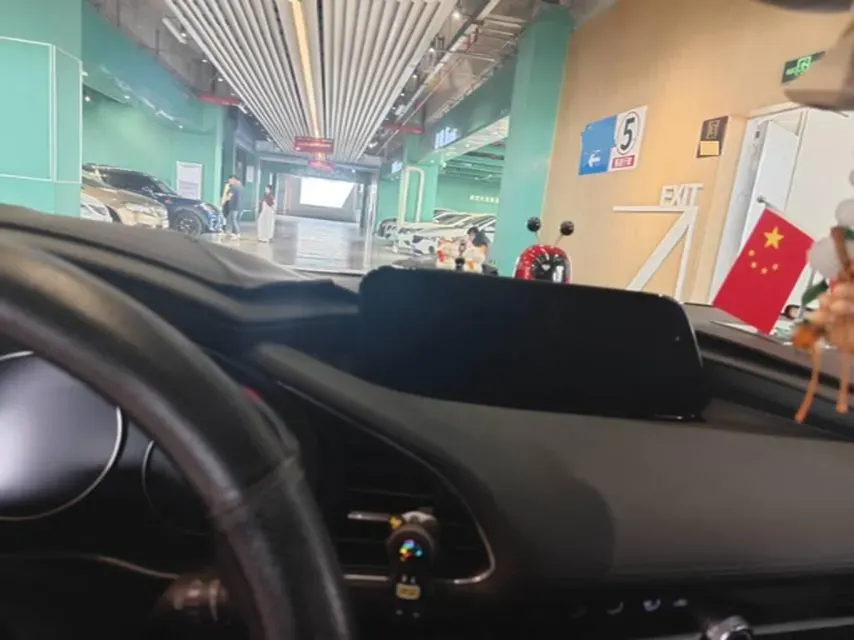 2023 Mazda 3 Axela 2.0L 158HP L4 6AT,autocango,china used car exporter,china ev exporter,chinese used car exporter,chinese used ev exporter