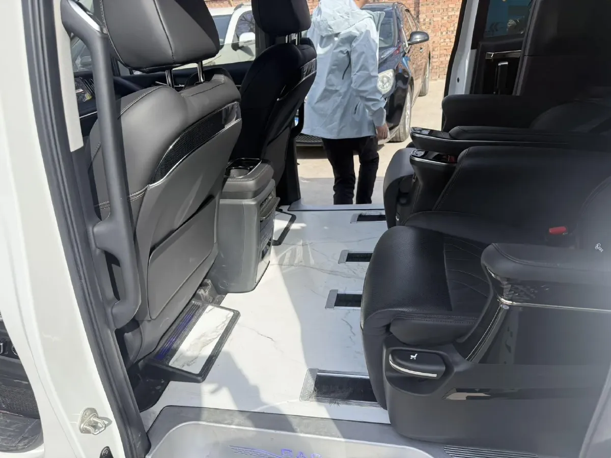 2024 GAC Trumpchi M8 2.0T 252HP L4 8AT,autocango,china used car exporter,china ev exporter,chinese used car exporter,chinese used ev exporter