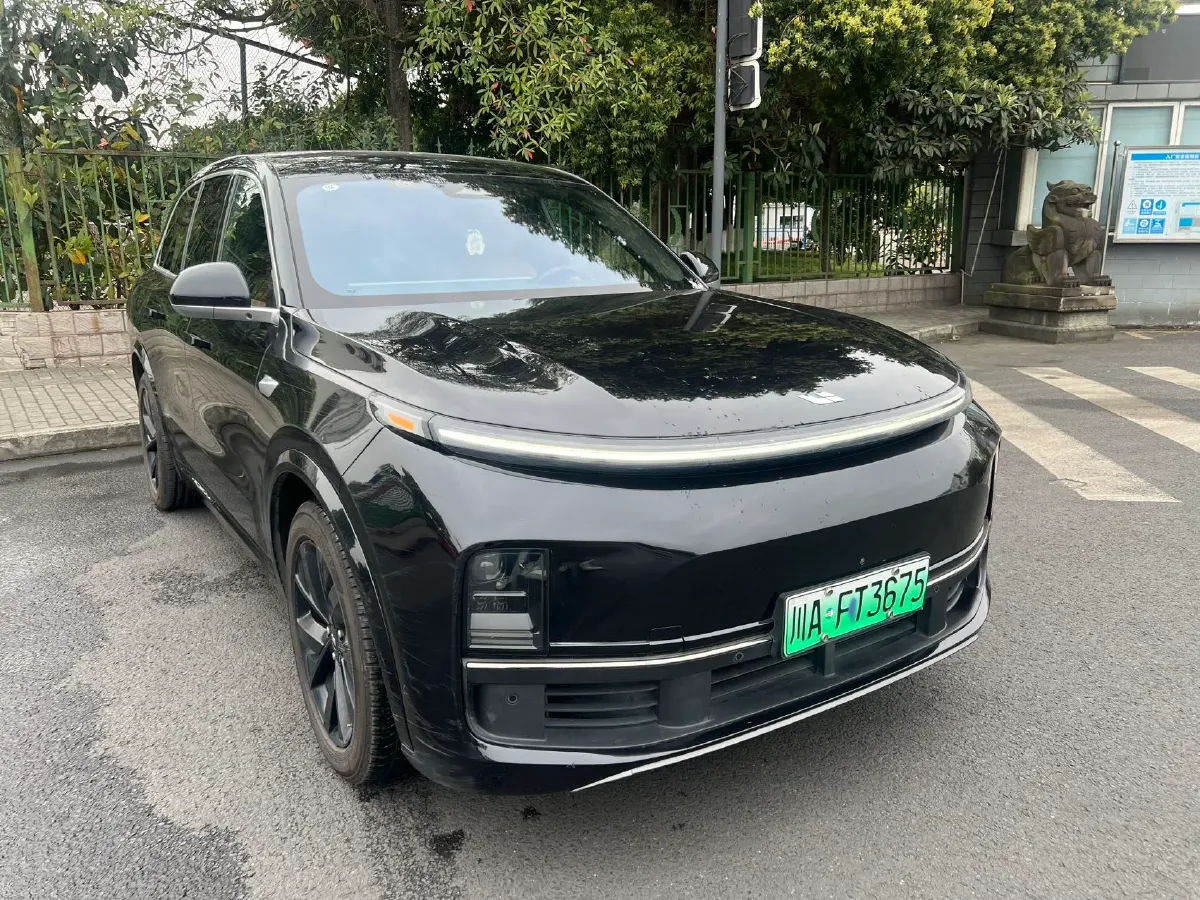2023 Li L8 Range Extended 154HP REEV 40.9KWH,autocango,china used car exporter,china ev exporter,chinese used car exporter,chinese used ev exporter
