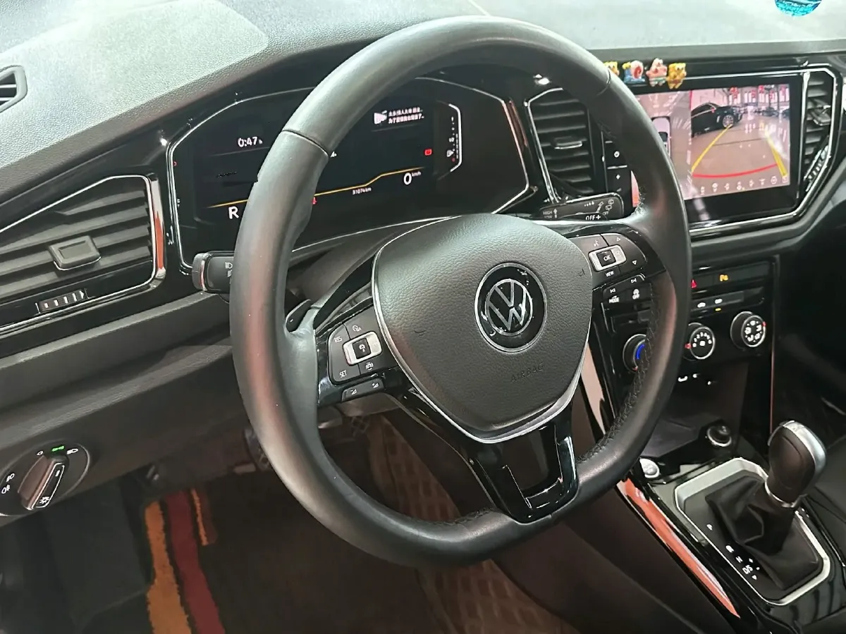 2022 Volkswagen T-Roc 1.4T 150HP L4 7DCT,autocango,china used car exporter,china ev exporter,chinese used car exporter,chinese used ev exporter