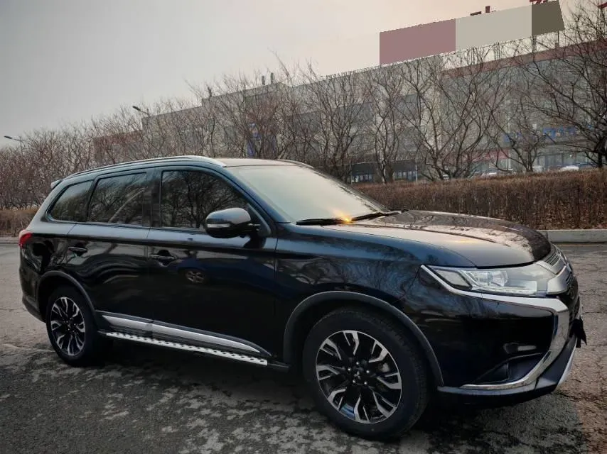 2019 Mitsubishi Outlander 2.0L 166HP L4 CVT,autocango,china used car exporter,china ev exporter,chinese used car exporter,chinese used ev exporter